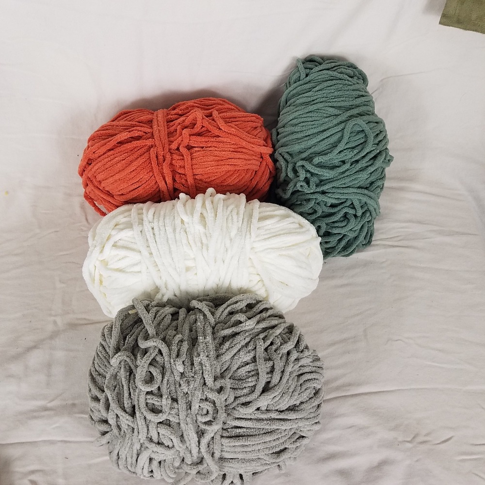 Bernat Blanket Yarn 10.5oz 300g Super Bulky 6 Polyester 4 Skeins rust sage white